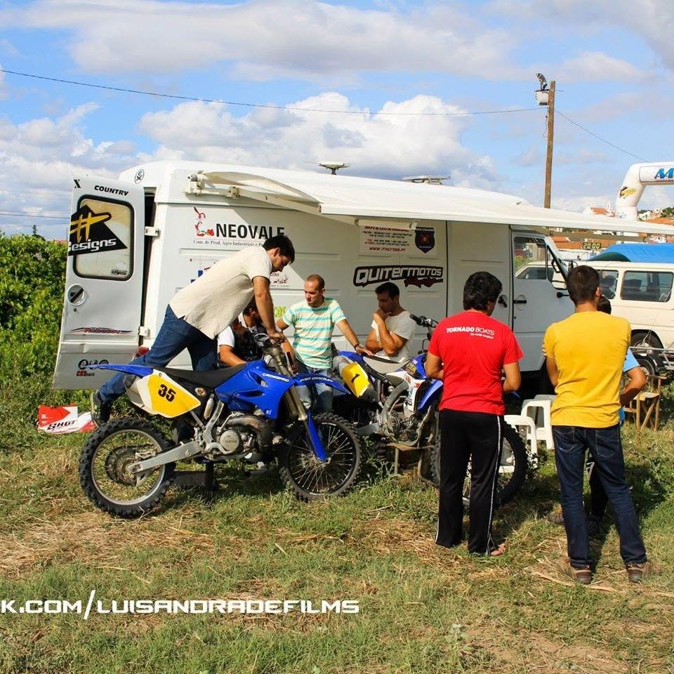 Paddock e equipa MXCross.pt num evento de motocross