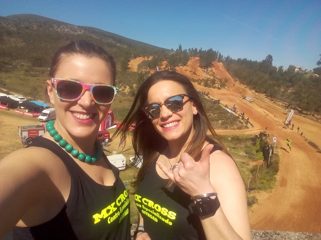 Equipa MXCross num circuito de motocross