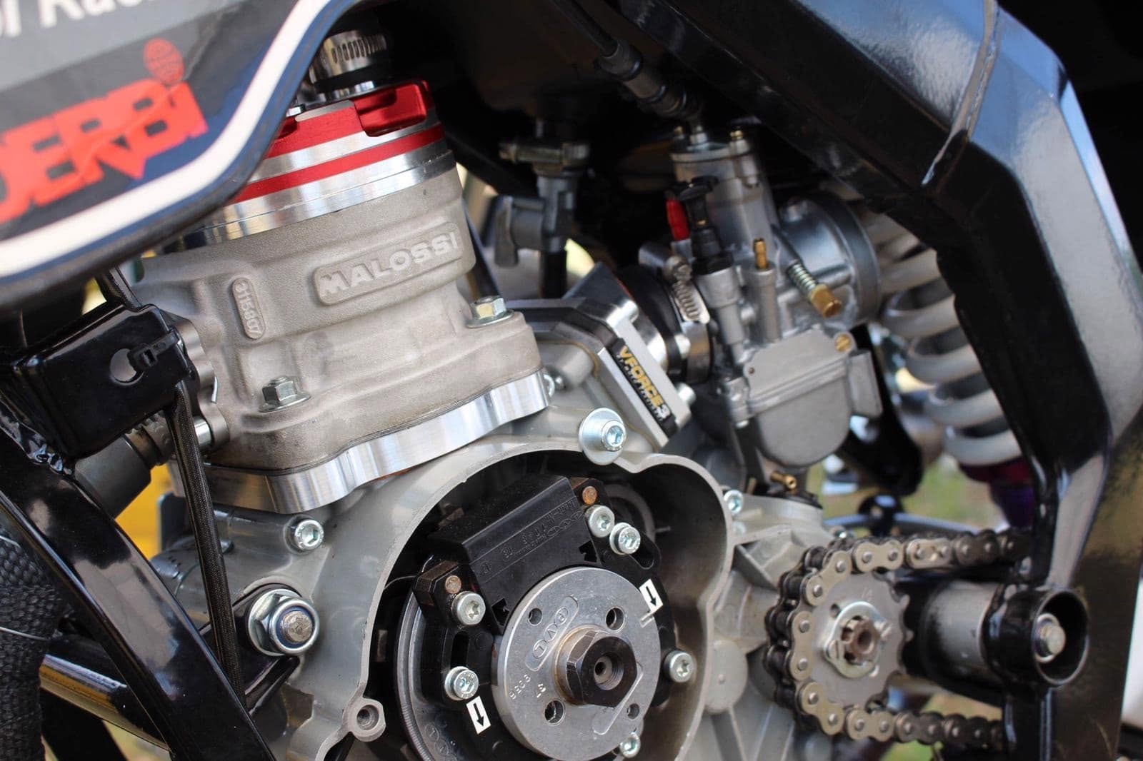 Detalhe de motor preparado MXCross.pt