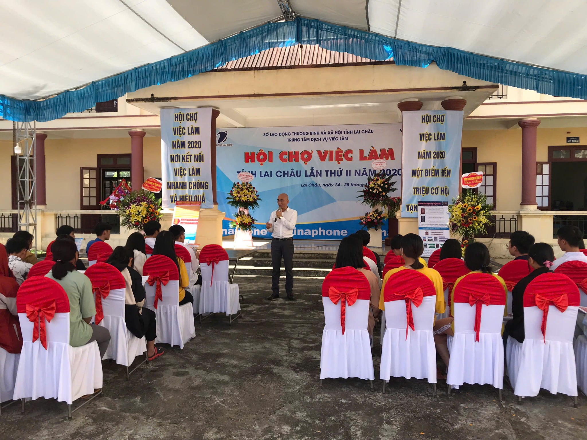 Ảnh tư liệu Hội chợ việc làm Lai Châu năm 2020.