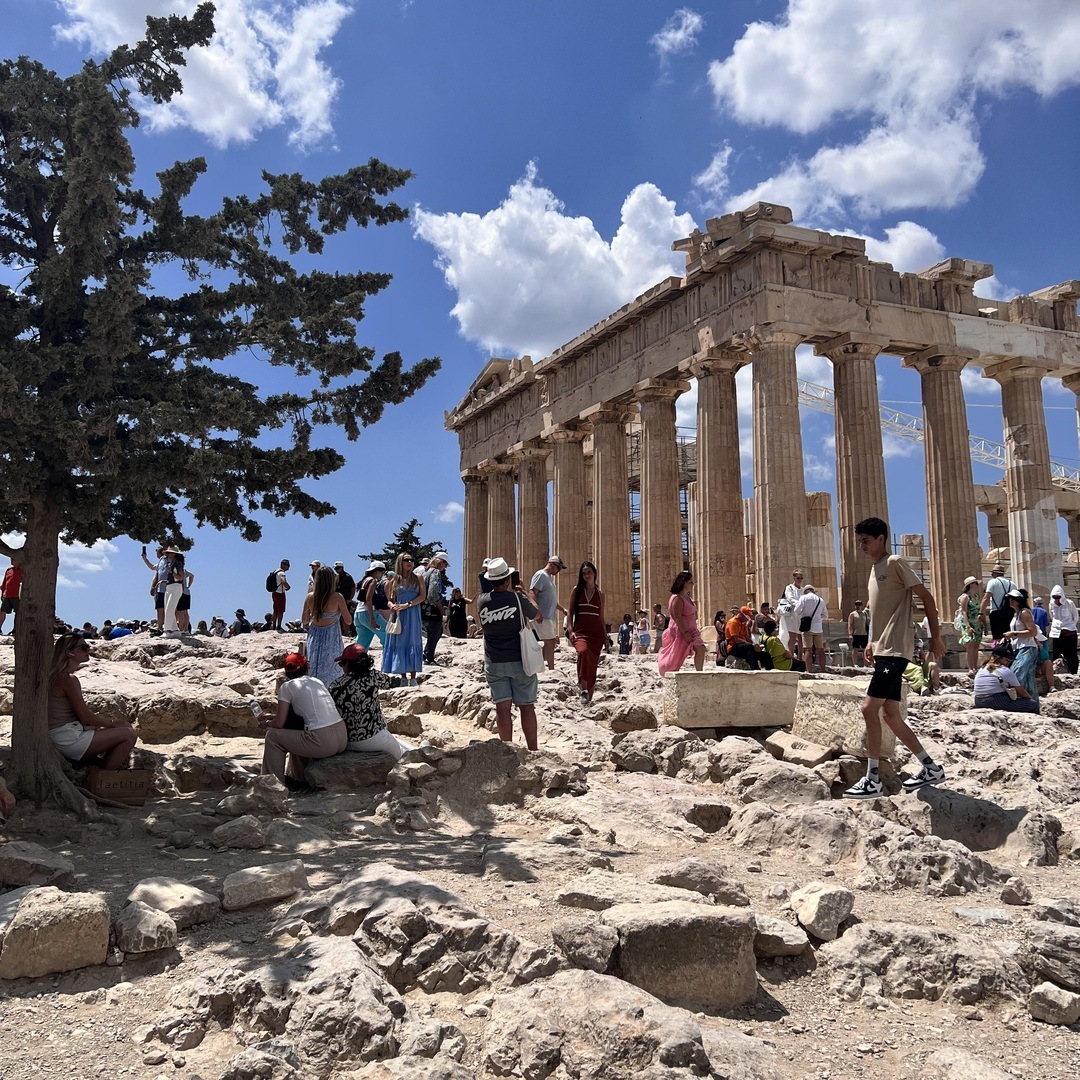 TIMELESS ATHENS — ÉDITON original editorial image